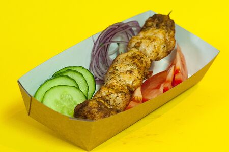 Шашлычок куриный с овощами