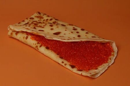 Блин с красной икрой