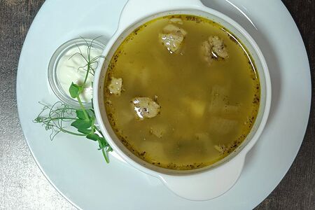 Щи Костромские зеленые со сметаной