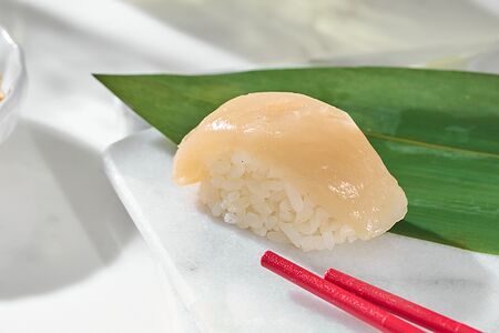 Суши Гребешок