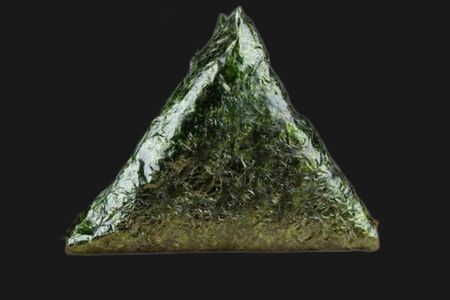 Онигири Лосось в соусе сладкий чили