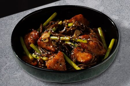 Соба-Яки с курицей и овощами