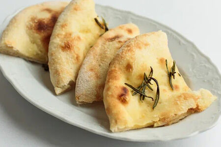 Фокачча с розмарином и оливковым маслом