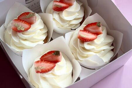 Капкейки с клубникой 