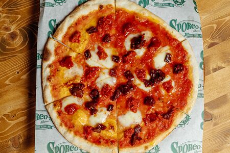 Пицца с ндуей и чипотле