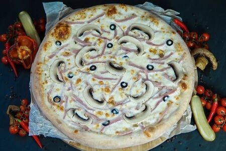 Пицца Ветчина и грибы 