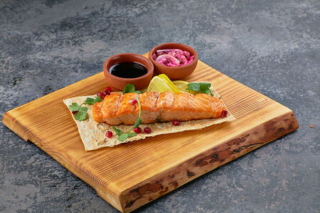 Стейк из лосося