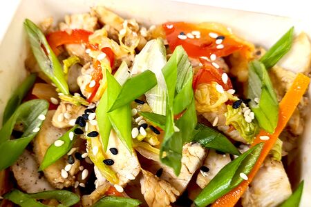 Удон с курицей терияки