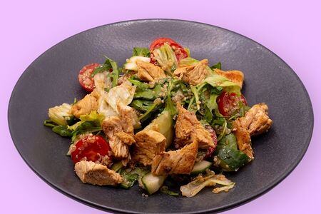 Салат с курицей и киноа