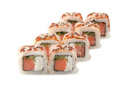 Запечённый ролл Беконатор с лососем