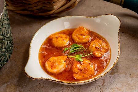 Жареные креветки в кисло-сладком соусе