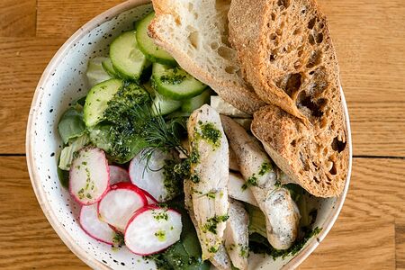 Салат с куриной грудкой