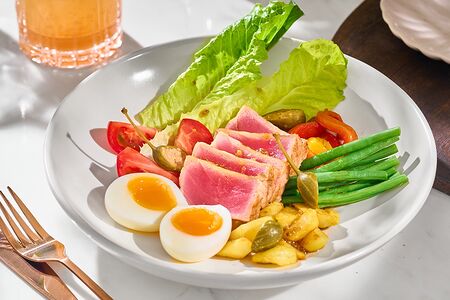 Салат Нисуаз с тунцом 