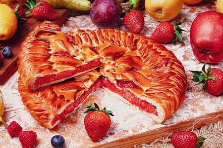 Пирог с клубникой 