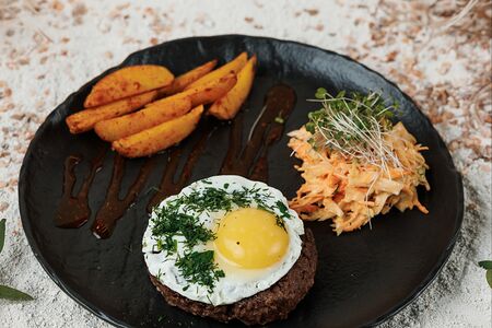 Бифштекс из мраморной говядины на гриле