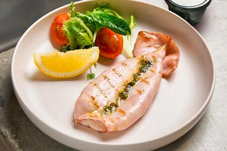 Кальмар с соусом дорблю