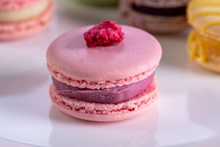 Макарон Малина