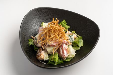 Салат с охотничьими колбасками