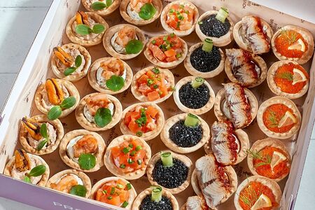 Платтер праздничных закусок Рыбный, L