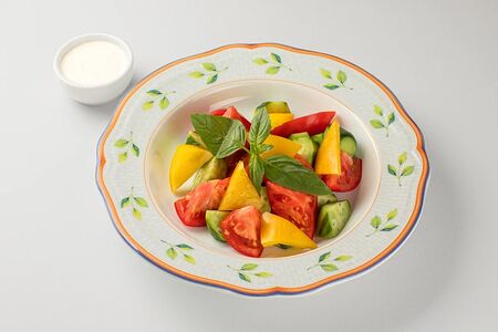 Овощной салат со сметаной