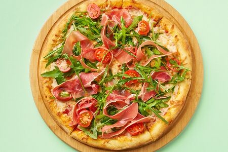 Пицца парма с томатами