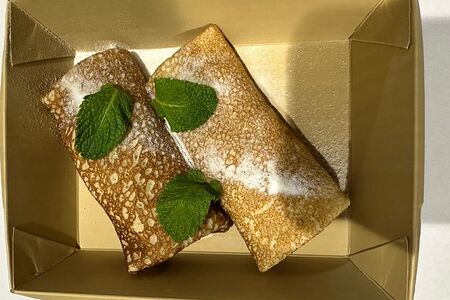 Блинчики с карамелизированным бананом и заварным кремом