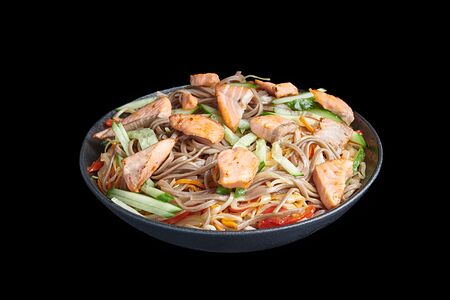 Wok лапша соба с лососем