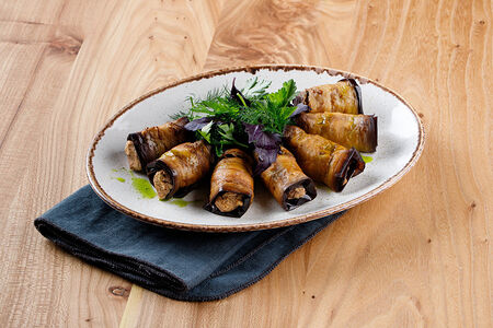 Рулетики из баклажанов