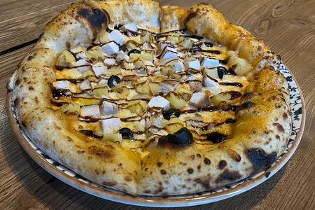 Пицца Курица и ананас 