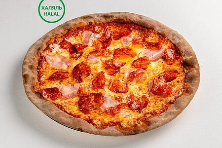 Пицца с беконом и салями халяль ржаная