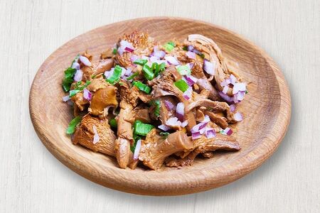 Грибы лисички маринованные 