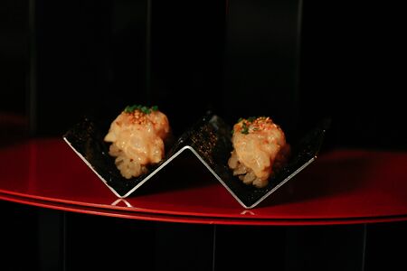 Хэнд-ролл с гребешком