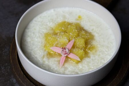 Рисовая каша на кокосовом молоке с манго 