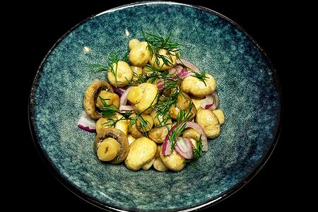 Шампиньоны маринованные