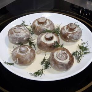 Шампиньоны, запеченные в сливочном соусе