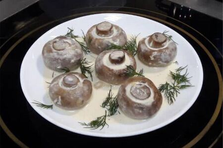 Шампиньоны, запеченные в сливочном соусе