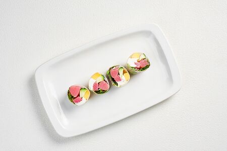 Спринг-ролл с тунцом