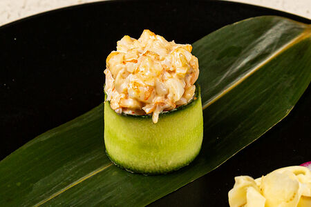 Гункан с тигровой креветкой