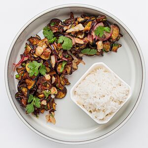 Салат с баклажаном и креветками 