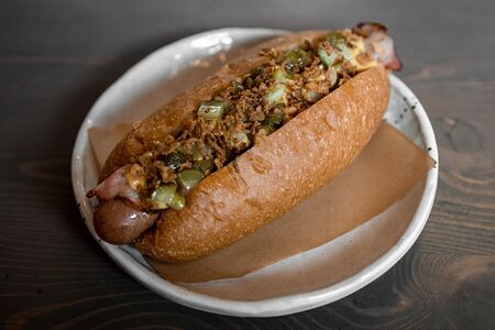 Баварский хот-дог с капустой в пиве 