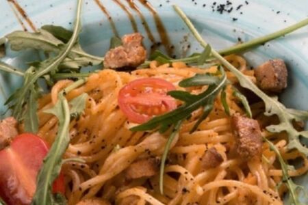 Со свининой и сливочным соусом Чили