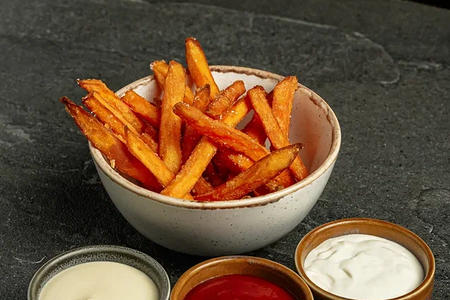 Батат фри с соусом блю чиз