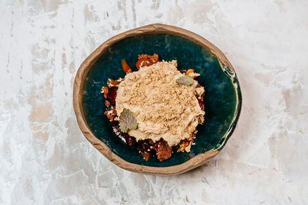 Брауни с муссом из халвы