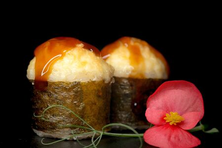 Малый запечённый ролл с сырной шапкой