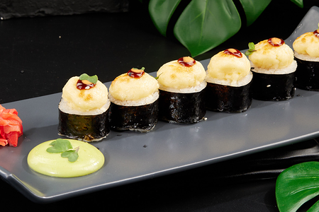 Запеченый ролл с семгой