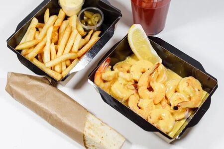 Креветки в сливочно-чесночном соусе, картофель фри, 1 багет и Кола Черноголовка 