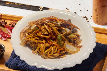 C7г Жареная лапша с говядиной