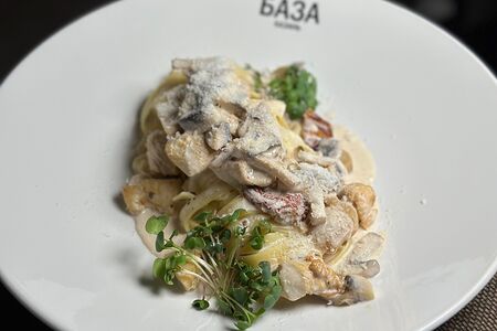 Тальятелле с курицей и белыми грибами