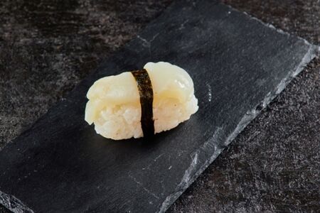 Нигири с гребешком