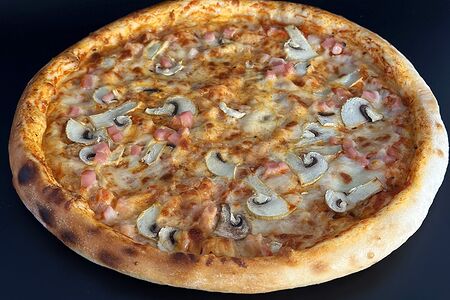 С ветчиной и грибами 